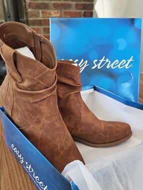 Easy Street Women's Brown Ankle Boots Booties 11W